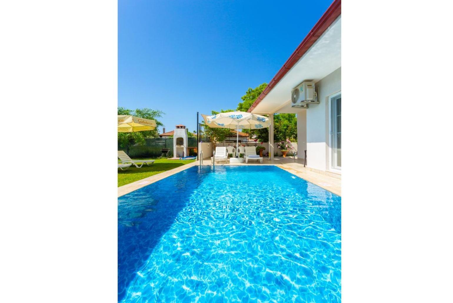 Villa Zonkdemir Далян Екстериор снимка